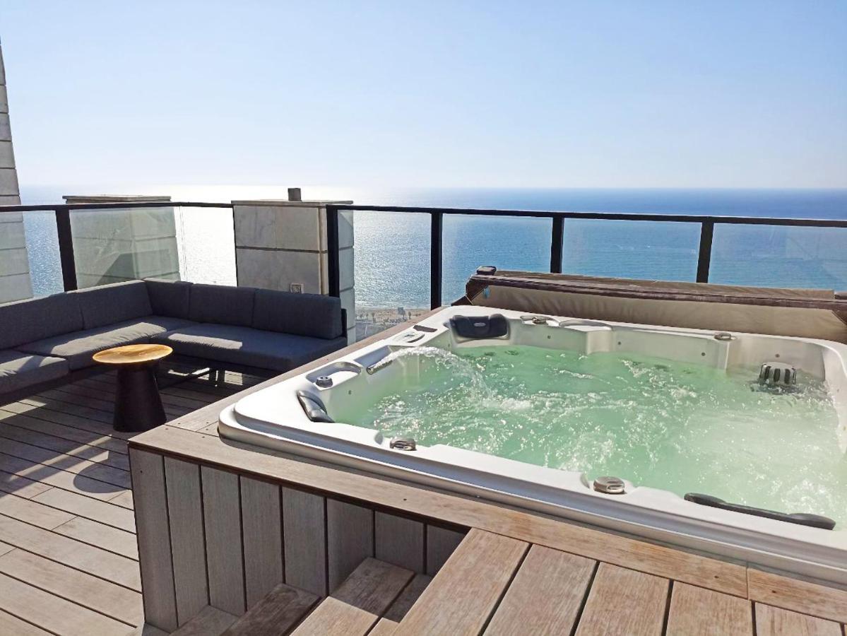 Apartamento Yalarent Sea-Breeze Penthouse With Jacuzzi Bat Yam Exterior foto