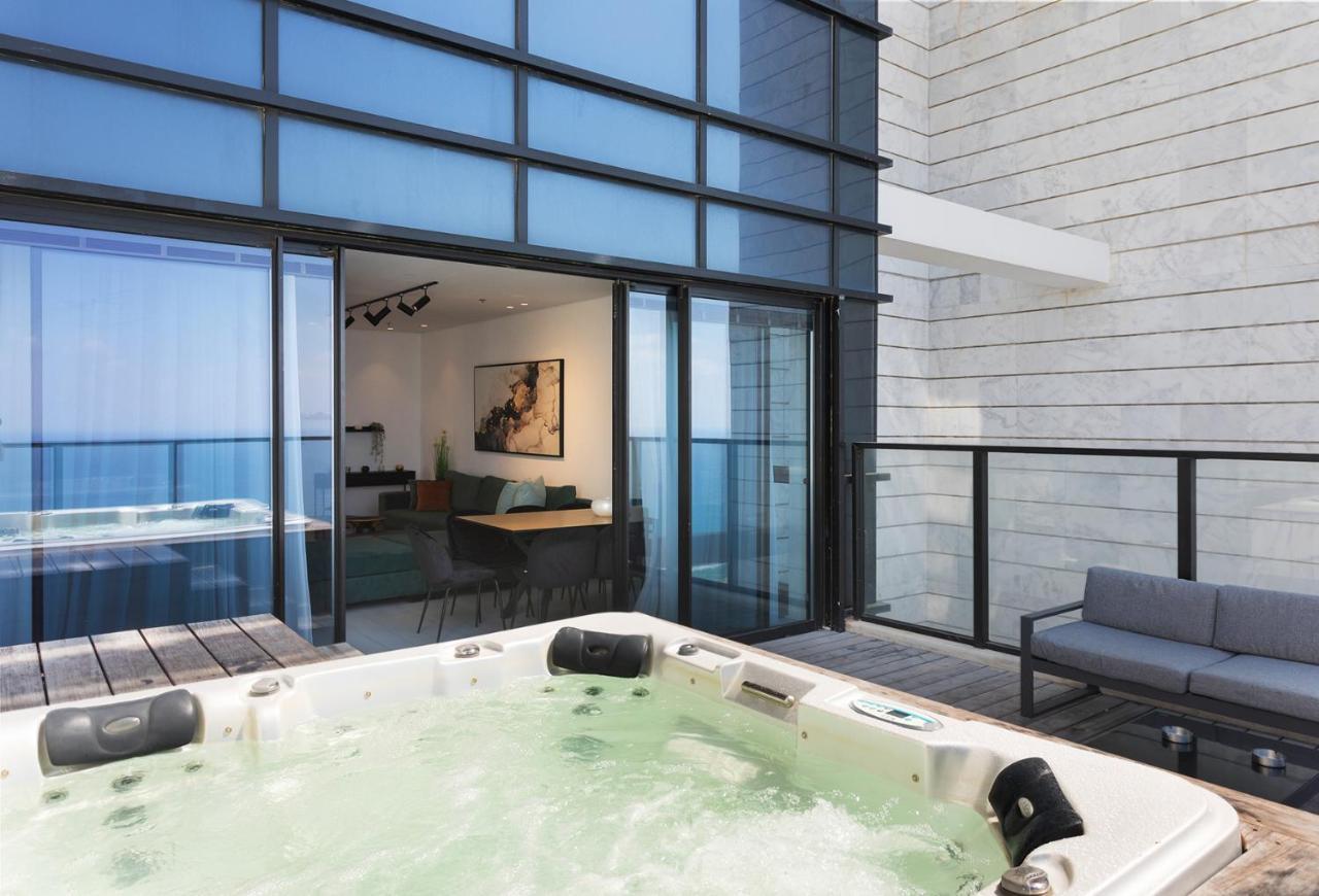 Apartamento Yalarent Sea-Breeze Penthouse With Jacuzzi Bat Yam Exterior foto