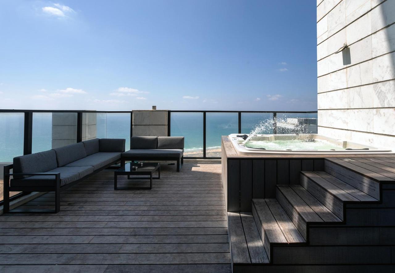 Apartamento Yalarent Sea-Breeze Penthouse With Jacuzzi Bat Yam Exterior foto