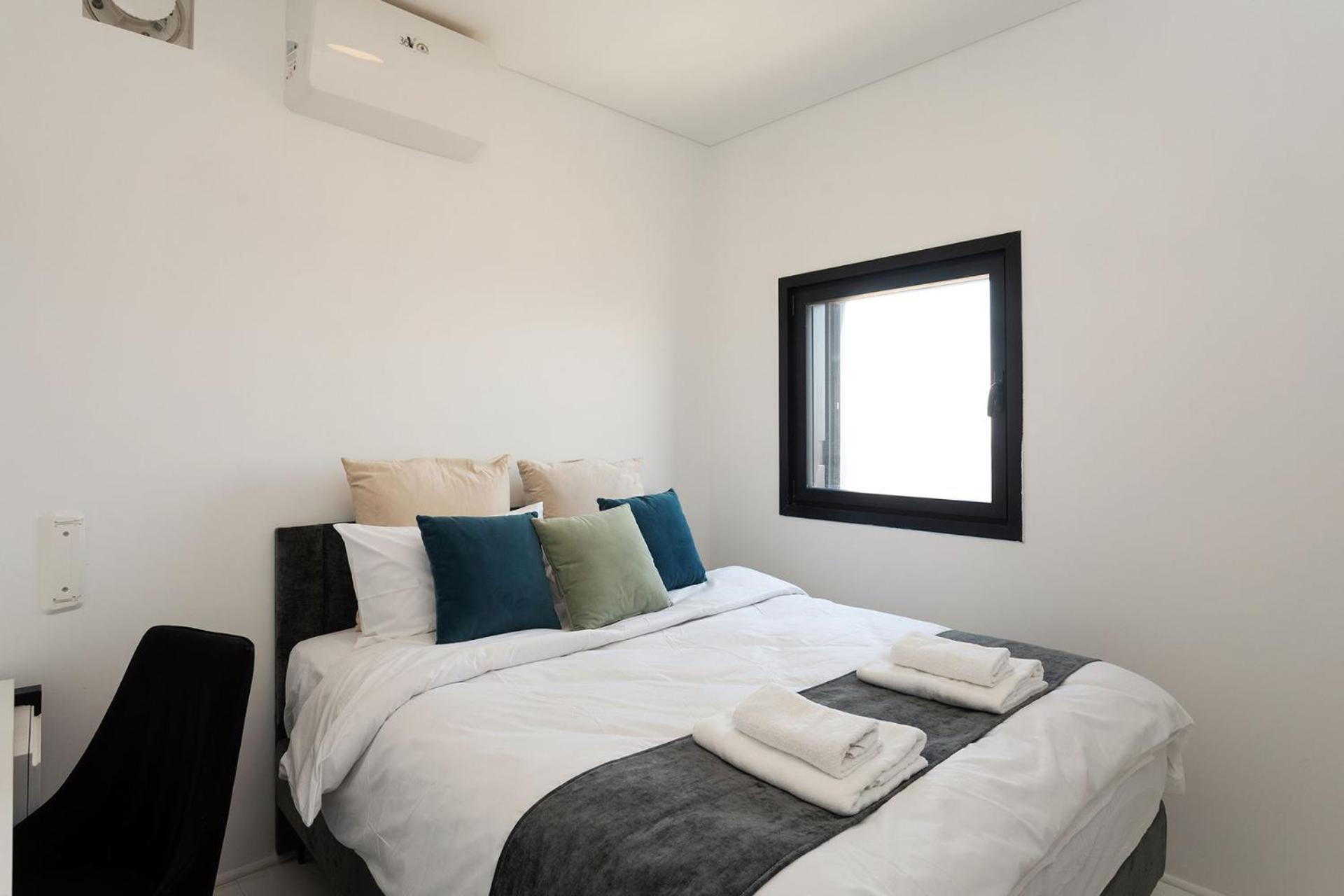 Apartamento Yalarent Sea-Breeze Penthouse With Jacuzzi Bat Yam Exterior foto